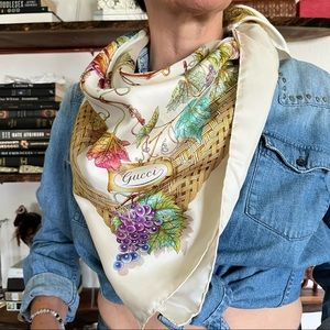 GUCCI VTG Basket Grapes Fall Autumn Floral Silk Scarf